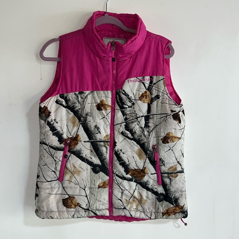Women’s legendary zip up vest. Like new. Worn once. Size medium